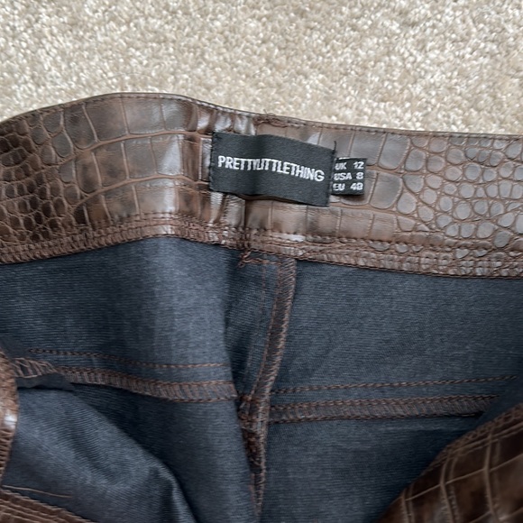 🐊 Faux croc Bermuda shorts 🐊 - Picture 2 of 4